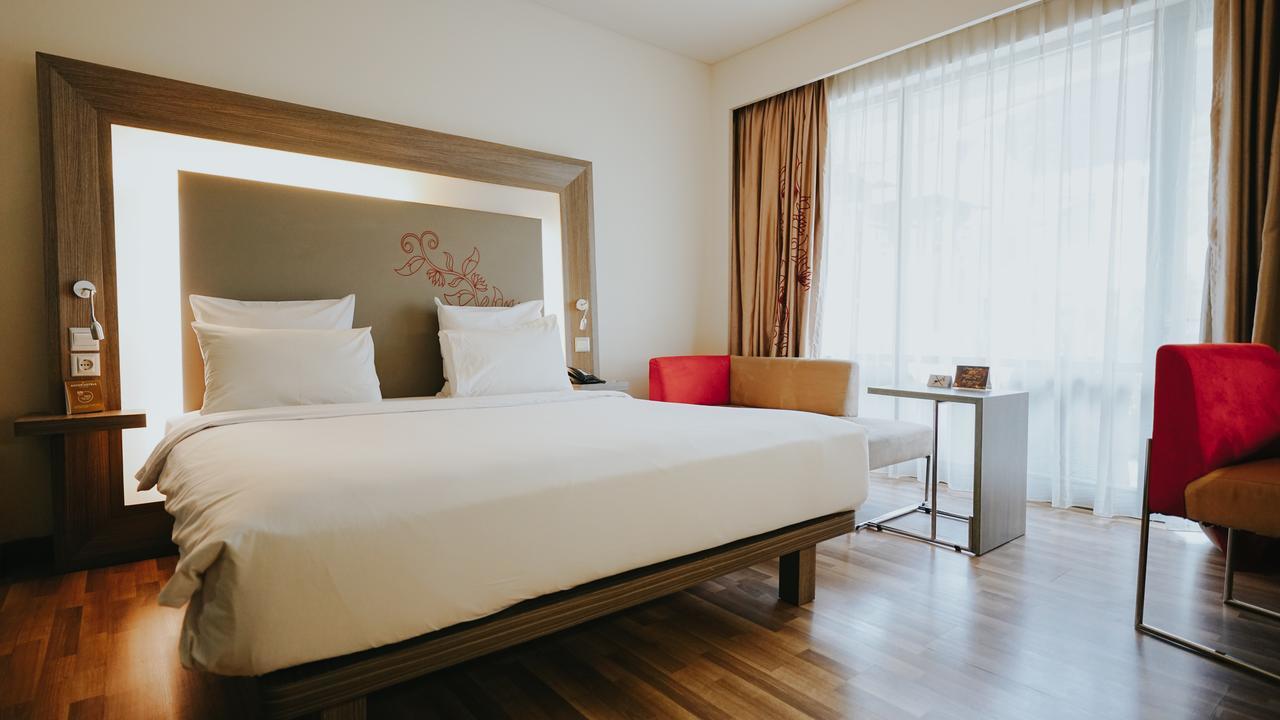Novotel Banjarmasin Airport Banjarbaru Экстерьер фото